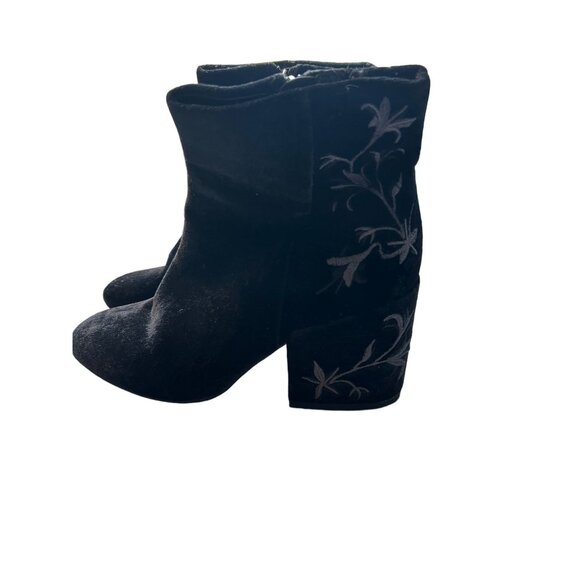 Kenneth Cole Renna Black Velvet Ankle Booties Boots Embroidered Size 7 - Picture 3 of 6